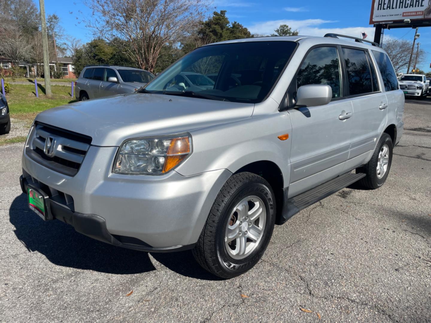 2008 SILVER HONDA PILOT VP (5FNYF18258B) with an 3.5L engine, Automatic transmission, located at 5103 Dorchester Rd., Charleston, SC, 29418-5607, (843) 767-1122, 36.245171, -115.228050 - Photo#2